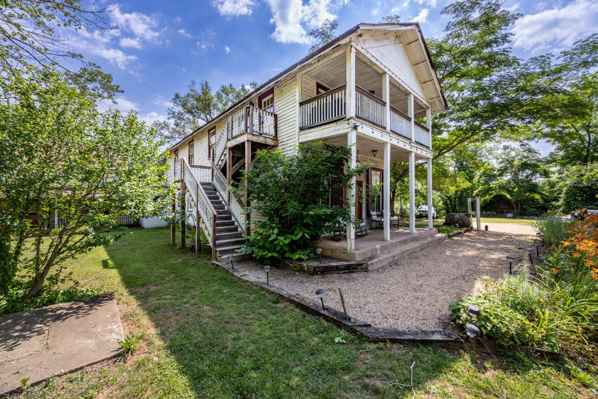 Bliss Point Farm And B&B, Llc Earlysville Exterior foto